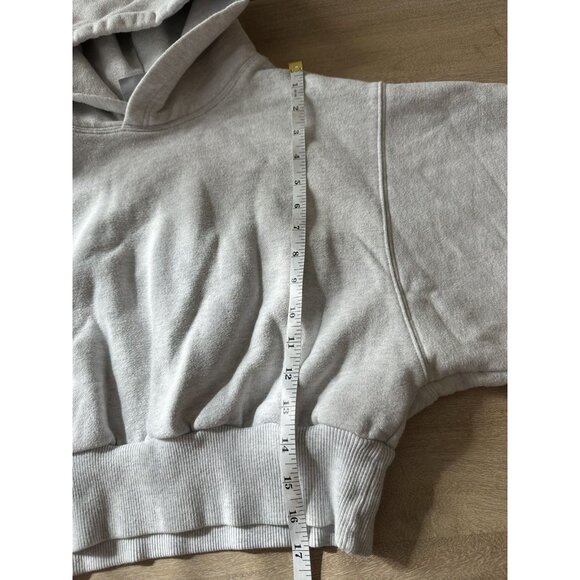 Aritzia TNA CozyAF Fleece Cropped Hoodie Sweatshirt in Heather Chrome Gray Small - Picture 5 of 7
